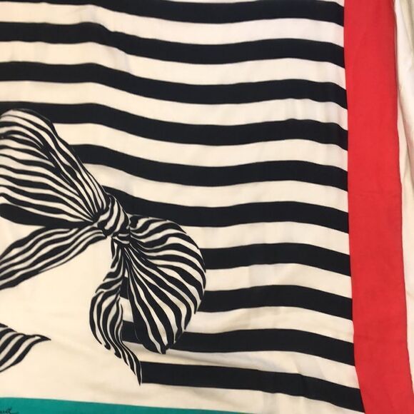 Louis Feraud silk scarf - Picture 5 of 9